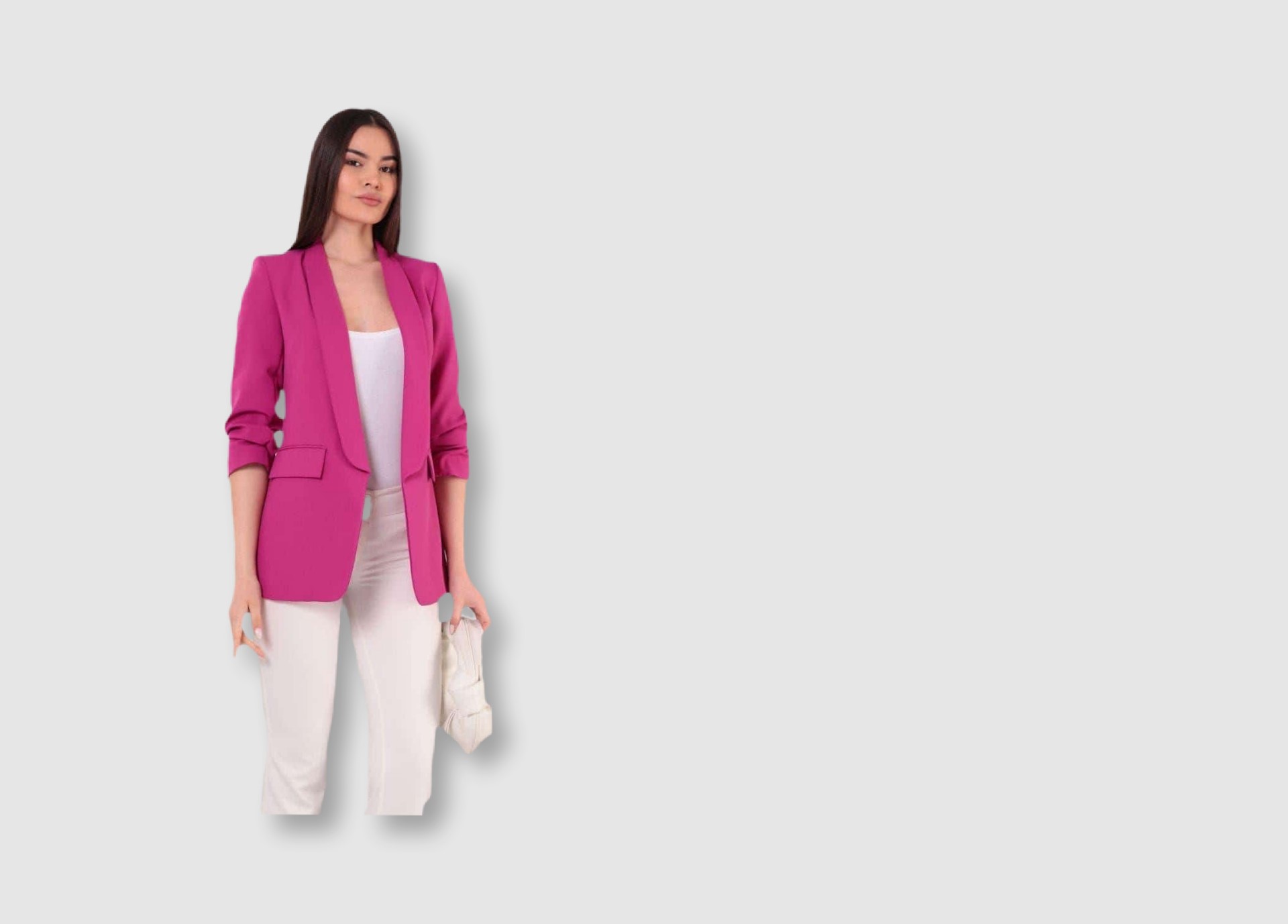 You are currently viewing Y2K Reinvented: How to Wear the Dress-Over-Pants Trend in 2025